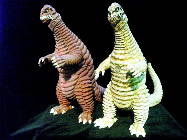 ウルトラマンパワードレッドキング雄雌サウンドバトラーUSED