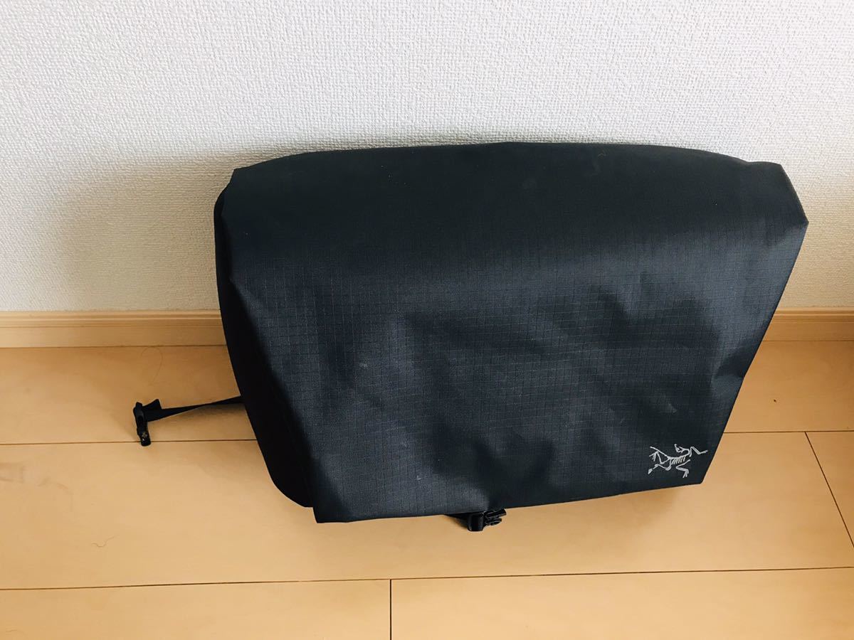 お得，得価 ARC&rsquo;TERYX Fyx 9 Bag Black/メッセンジャーバッグ(アークテリクス)｜売買されたオークション情報、yahooの商品情報をアーカイブ公開 - オークファン アークテリクス