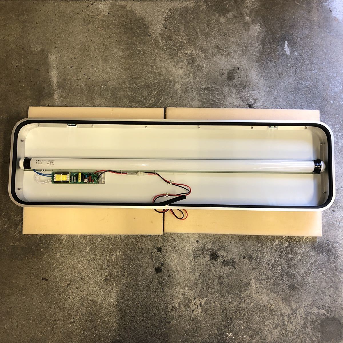 JB 日本ボデーパーツ工業 大 アルミ看板灯 N型 トラック用行灯 900mm