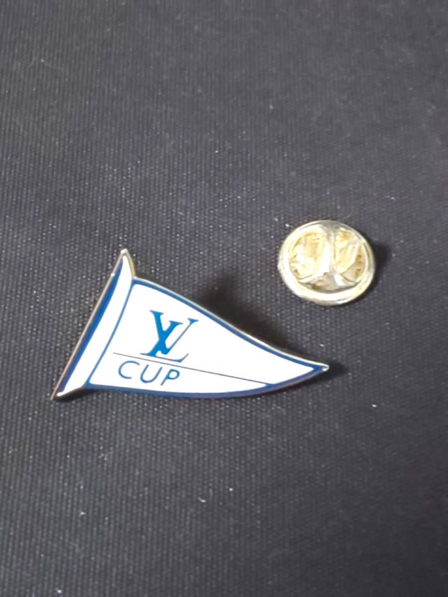 【新作入荷，高品質】 ルイ ヴィトン LUIS VUITTON CUP 白 ピンバッジ/ピンズ/ピンバッチ(服飾小物)｜売買されたオークション情報、yahooの商品情報をアーカイブ公開 - オークファン 服飾小物