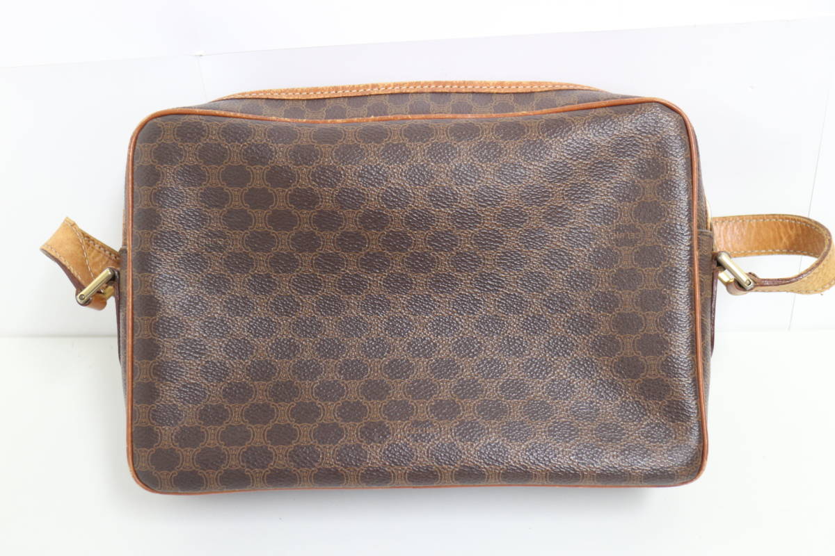 ◯佐川60サイズ K3r42 Celine マカダム柄 ショルダーバッグ セリーヌ 
