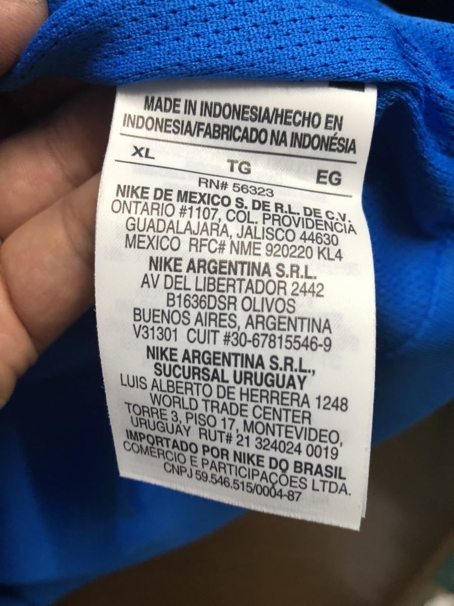 ブラジル代表 NIKE ナイキ トレーニングウェア Dri-FIT Nike 0 Itaú — ブラック トレーニングフーデッドジャケット L、XLサイズ19-21 支給品 ノースリーブ NIKE選手支給品ブラジル代表トレーニングウェア アウェイユニフォーム