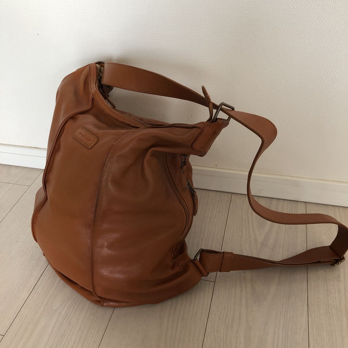 正規品，品質保証 5000円 マザーハウス 使い勝手の良い 3ウエイショルダーバッグ(合成皮革)｜売買されたオークション情報、yahooの商品情報をアーカイブ公開 - オークファン 合成皮革
