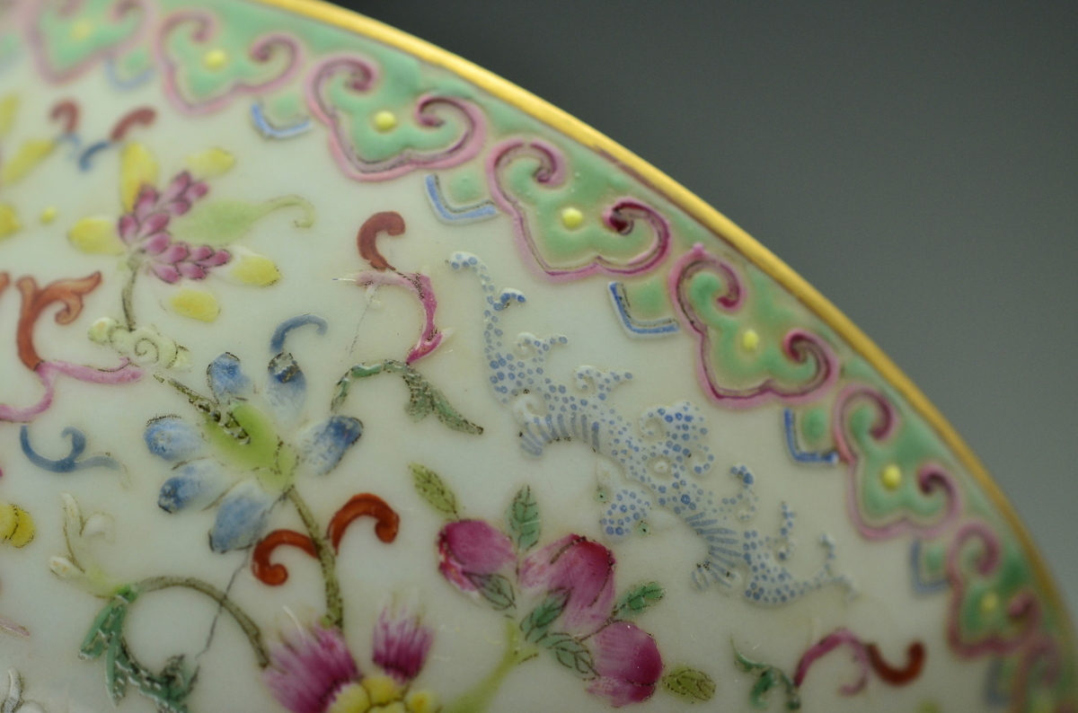 個人収集家蔵07】大清嘉慶年製(款 粉彩纏枝花卉紋碗・布箱付属・桐箱