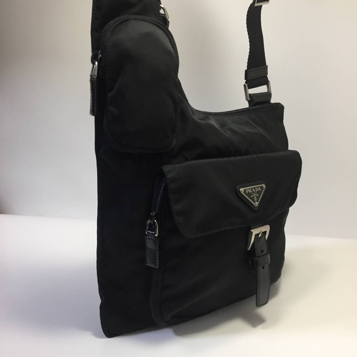 美品】PRADA プラダ ショルダーバッグ ナイロン 斜め掛け 黒 PRADA 美品】PRADA プラダ ショルダーバッグ ナイロン 斜め掛け 黒 PRADA