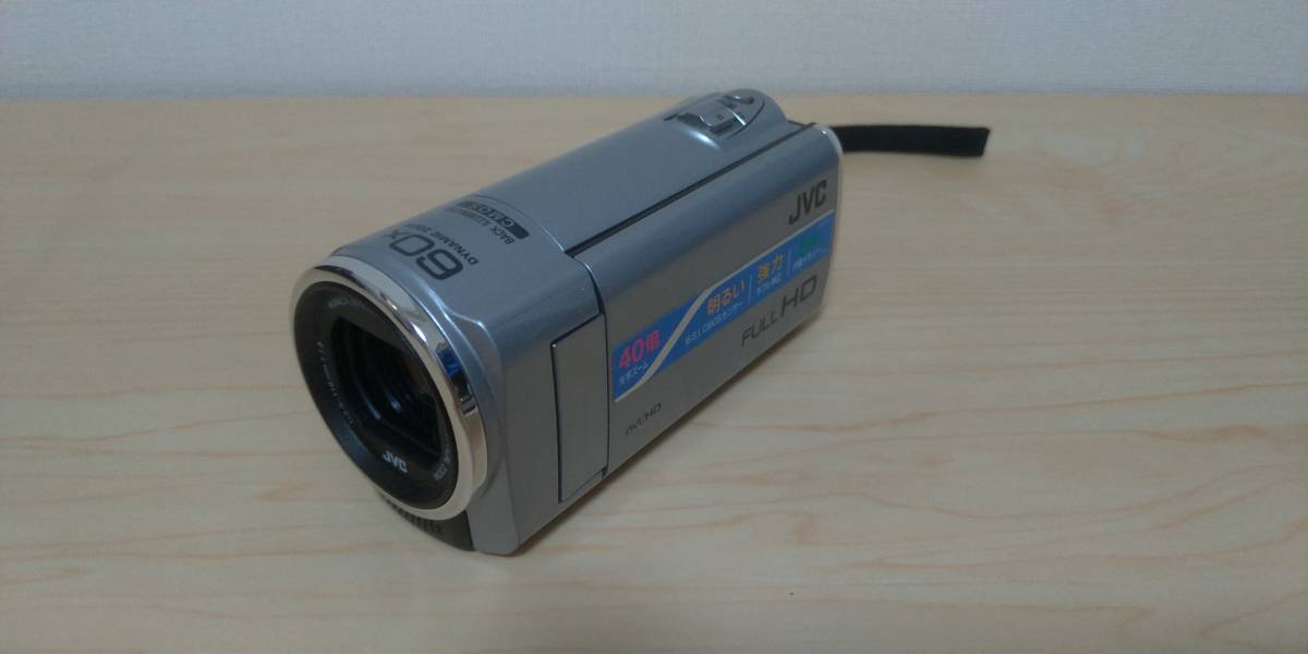 美品 JVC Everio ビデオカメラ GZ-E311 シルバー 60倍ズーム 商品の