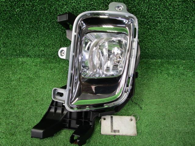 10系レクサスNX300左フォグランプ81220-78020 10系レクサスNX300左中古