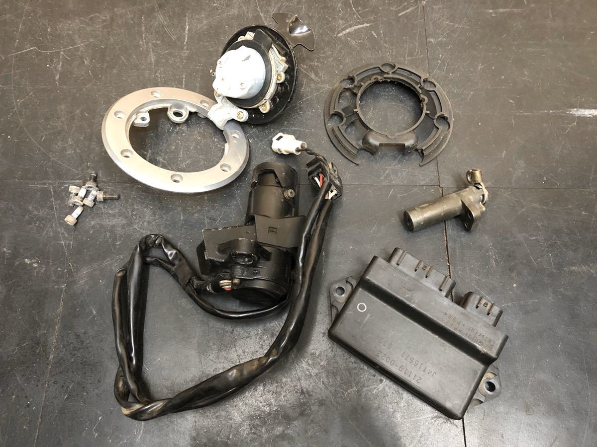 Yahoo!オークション ZRX400⁄ZR400E 純正イモビライザー付き キーセ 
