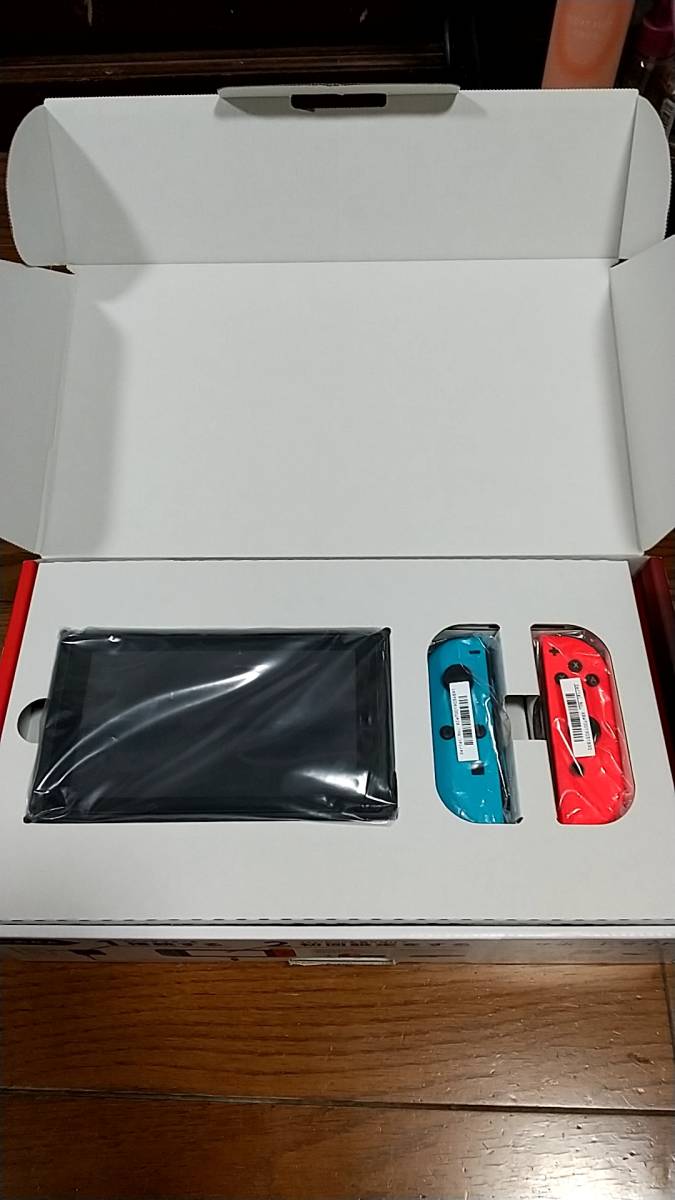新型 Nintendo Switch ニンテンドースイッチ 本体　ネオンレッド ネオンブルー　中古　スマブラ　ファミスタエボリューションソフト付き　_7