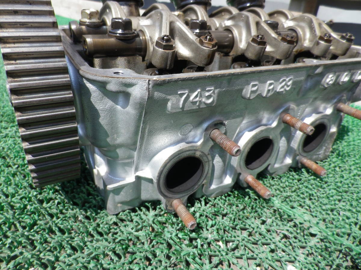 三菱 ミニキャブ LE-U61T シリンダーヘッド エンジンヘッド MD378260