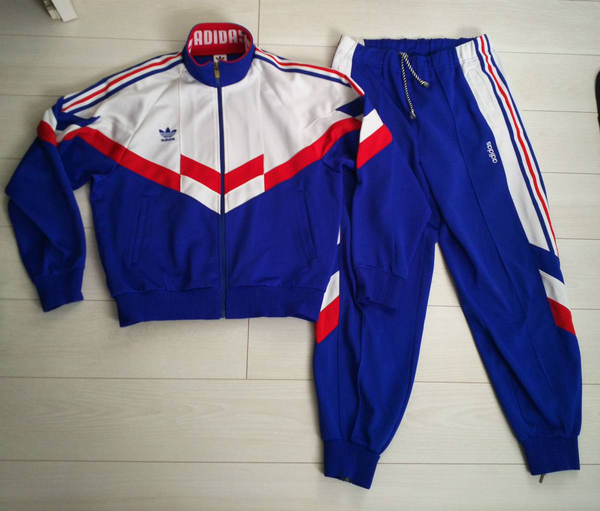  アディダス adidas 90' ジャージ 上下セット セットアップ O ビンテージ(アディダス)｜売買されたオークション情報、yahooの商品情報をアーカイブ公開 - オークファン ジャージ