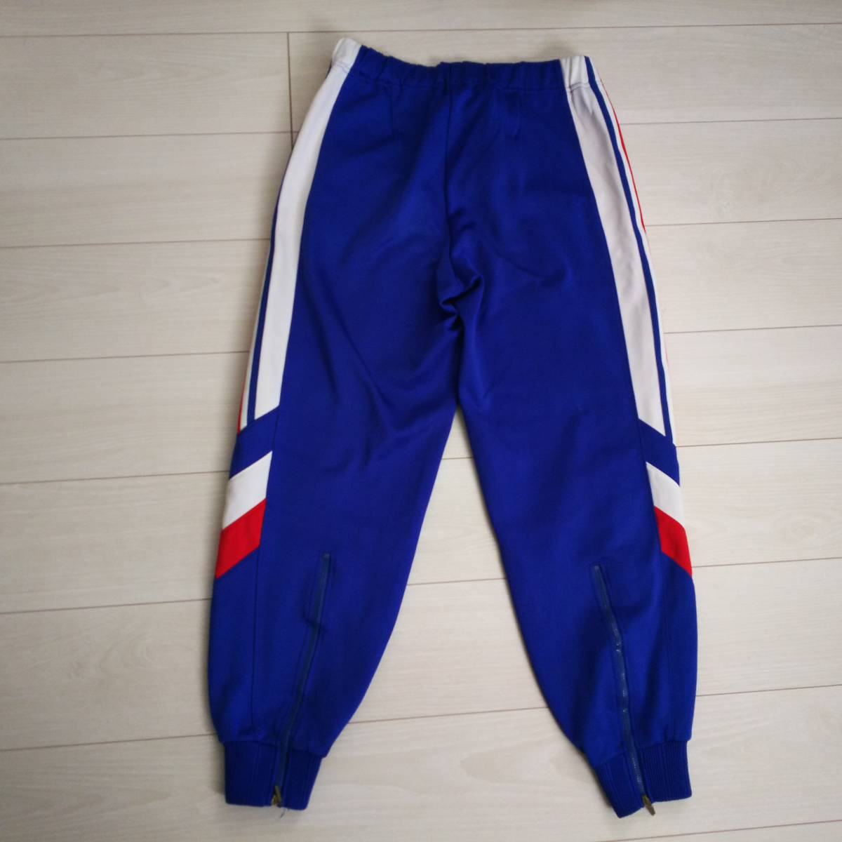 adidas - アディダス ジャージ 0 セットアップ Originals アディダスセットアップジャージキッズ90 子供 上下セット 上下 メルカリ 価格.com 90cm」の人気商品一覧・価格比較 アイテム:スポーツウェア:ジャージ・トレーニングウェア:上下セット Urbanトラック