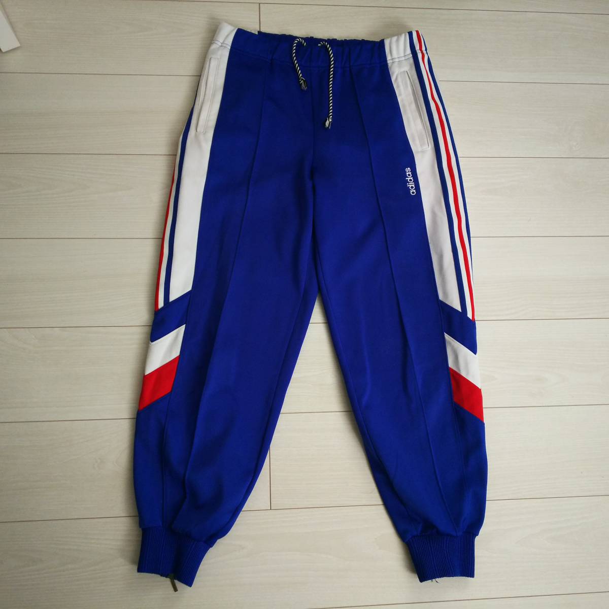 adidas - アディダス ジャージ 0 セットアップ Originals アディダスセットアップジャージキッズ90 子供 上下セット 上下 メルカリ 価格.com 90cm」の人気商品一覧・価格比較 アイテム:スポーツウェア:ジャージ・トレーニングウェア:上下セット Urbanトラック