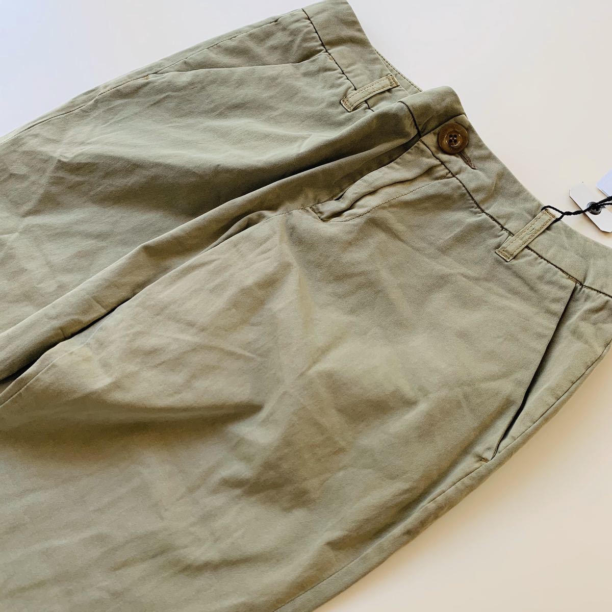 Moussy マウジー 薄いカーキ色 使える パンツ パンツ スラックス 売買されたオークション情報 Yahooの商品情報をアーカイブ公開 オークファン Aucfan Com