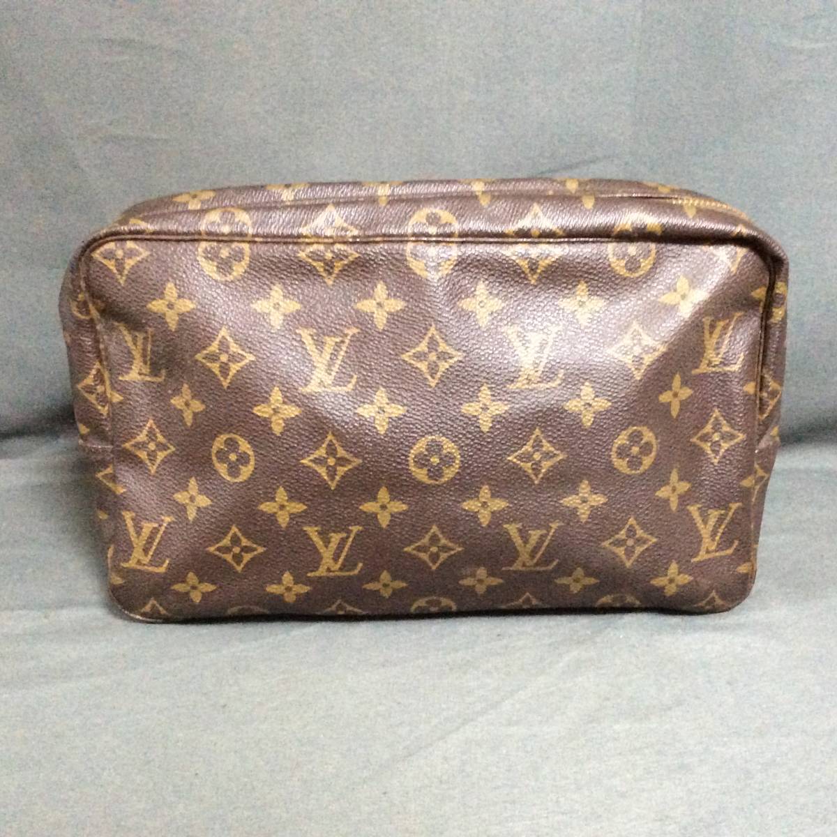 Monogram Vuitton Louis Coussin Silk TOILETRY ψ　6/17　173956　LOUIS VUITTON　ルイ・ヴィトン　モノグラム　トゥルース　トワレット　ポーチ　セカンド　ハンド　バック　難あり