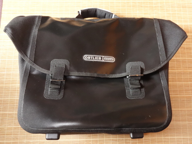 【最新作，定番】 オルトリーブ ORTLIEB ダウンタウン 旧型番 黒 極 QL3システム固定金具/ショルダーベルト付属 通勤バッグに ゆうパック(リアバッグ)｜売買されたオークション情報、yahooの商品情報をアーカイ リアバッグ