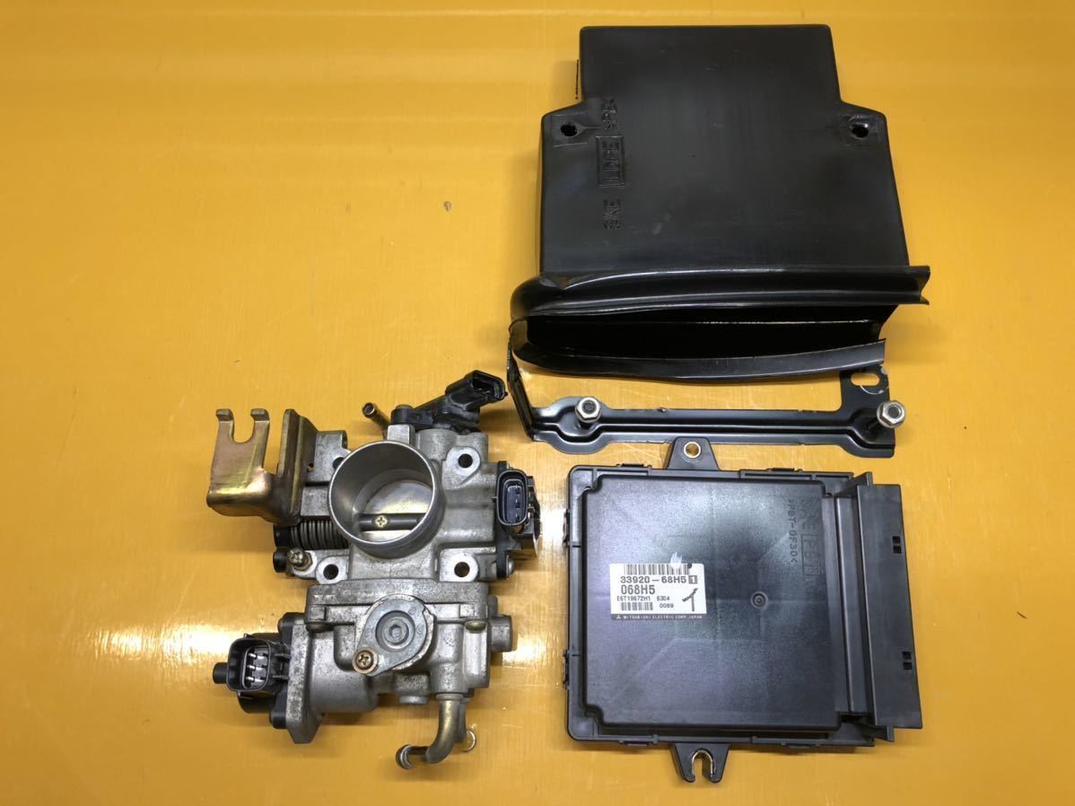 DA64Wエブリィワゴン用 ECU、スロットルボディ 中古 DA64Wエブリィ