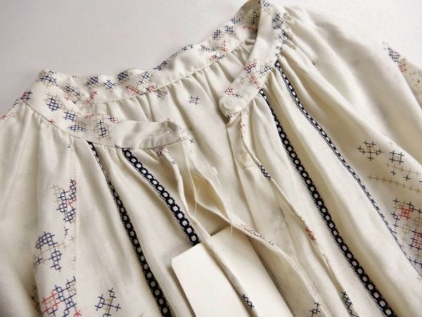 タグ付き 定価1 8万円 スローブイエナ Slobe Iena クロスステッチプリントマキシ丈ロング丈シャツワンピース 長袖シャツ 売買されたオークション情報 Yahooの商品情報をアーカイブ公開 オークファン Aucfan Com