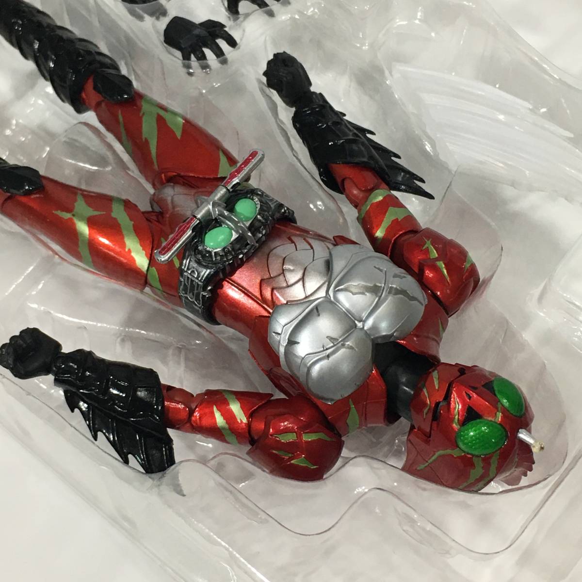 ジャンク】 S.H.Figuarts 仮面ライダー アマゾン アルファ BANDAI 
