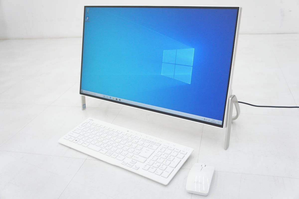 富士通 LIFEBOOK✨SSD256GB☆メモリ8GB☆Core i7☆レッド 富士通 