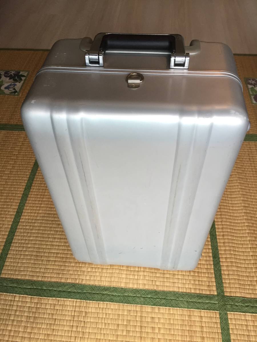 極美品】ゼロハリバートン アルミ製/機内持ち込み可