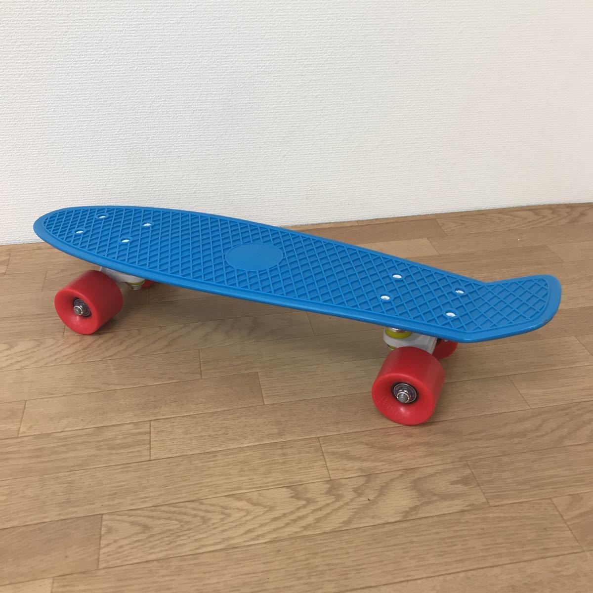 【高品質，定番人気】 Penny スケートボード 22インチ ペニー 57cm ブルー HT20A A3(完成品、コンプリートセット)｜売買されたオークション情報、yahooの商品情報をアーカイブ公開 - オークファン 完成品、コンプリートセット