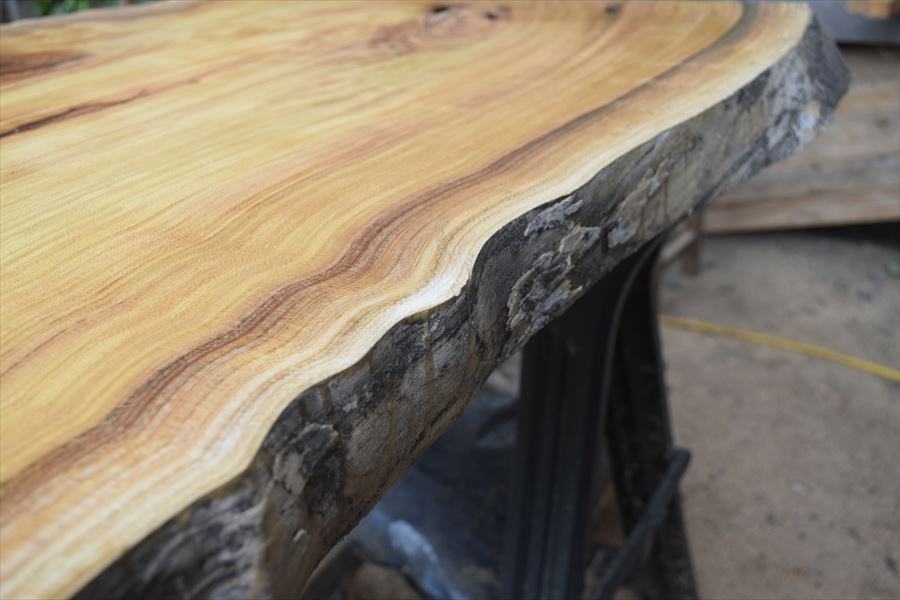 小物入れ 欅(ケヤキ) 幅25cm 高10.7cm 黒柿はめ込み 手作り 超銘木 小物入れ 欅(ケヤキ) 幅9.7cm 高20.5cm 茶筒型 円筒形 超銘木