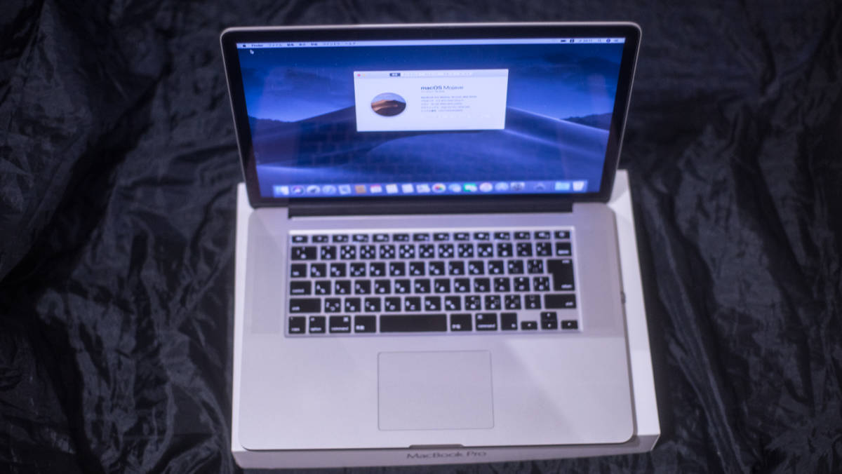 Pro MacBook Apple Display Mid (Retina, - Retina Mojave」を新旧の 