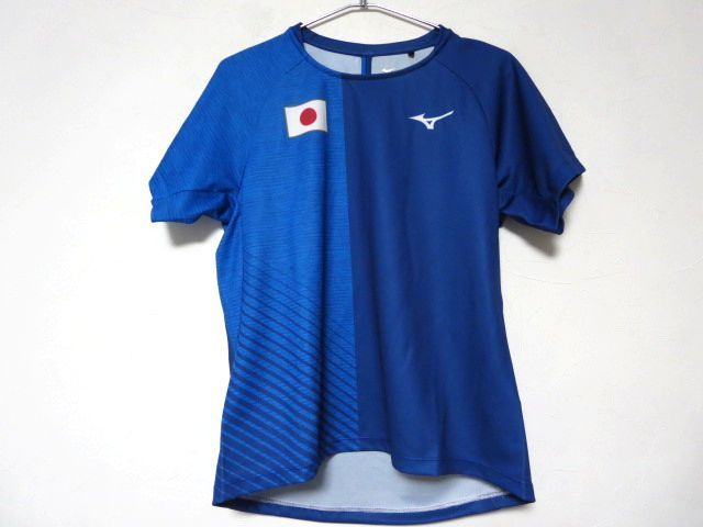 爆買い，得価 非売品ミズノ製ソフトテニス 軟式テニス 日本代表ナショナルチーム 日の丸国旗付きシャツ/ユニフォームM 青(半袖Tシャツ)｜売買されたオークション情報、yahooの商品情報をアーカイブ公開 - 半袖Tシャツ