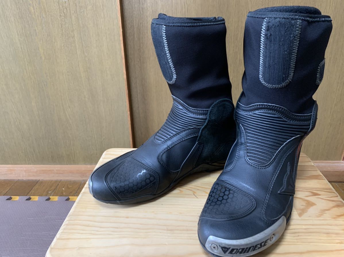 DAINESEのトップクラスのレーシングブーツがさらなる進化を遂げて