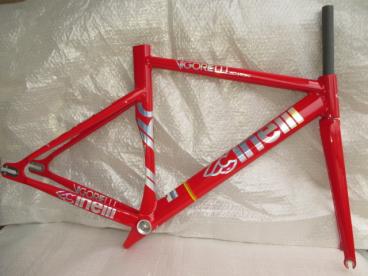 【送料無料，新品】 正規輸入品 サイズXS CINELLI チネリ VIGORELLI SHARK ヴィゴレッリ シャーク トラックフレームセット(トラックレーサー、ピスト)｜売買されたオークション情報、yahooの商品情報をアーカイブ公開 - トラックレーサー、ピスト