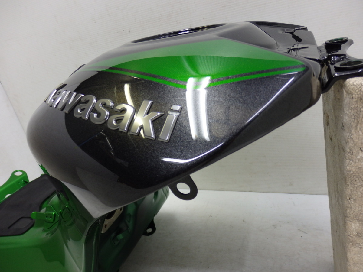 ZX14R ZX-14R ハイグレード 12-19 カワサキ 純正 ガソリンタンク