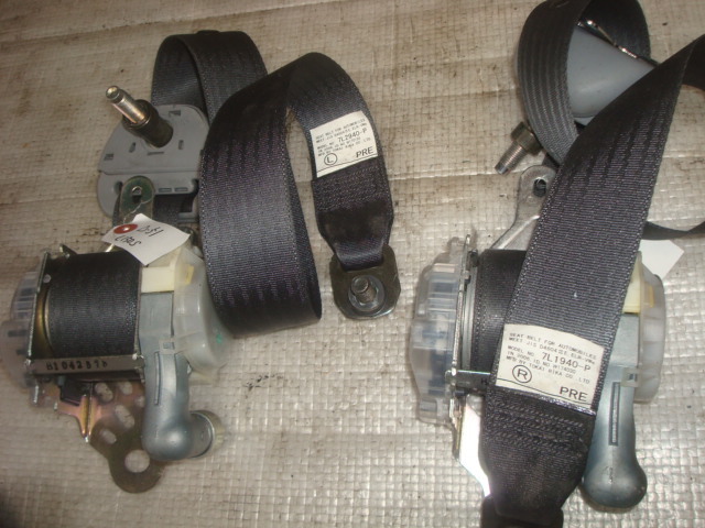 D-51 ムーヴ L150S フロント シートベルト 左右 前列_3