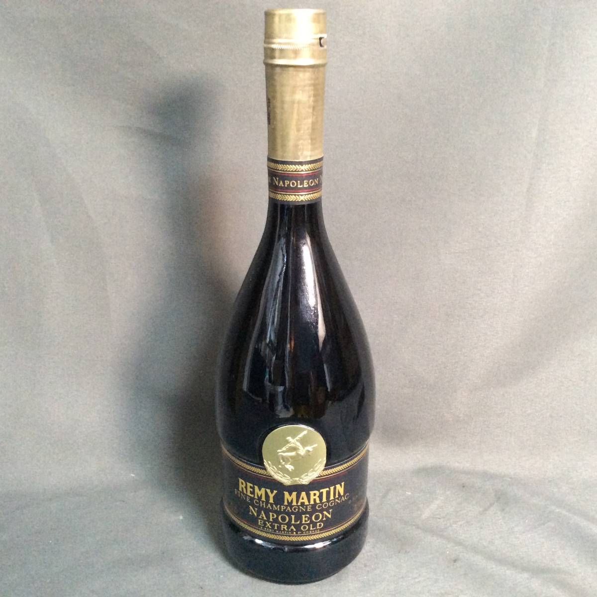 新作入荷，得価 ●○8/19　174486-2　古酒　REMY MARTIN　レミーマルタン　NAPOLEON　EXTRA OLD　COGNAC　700ｍｌ　40％　未開栓　箱入り○●