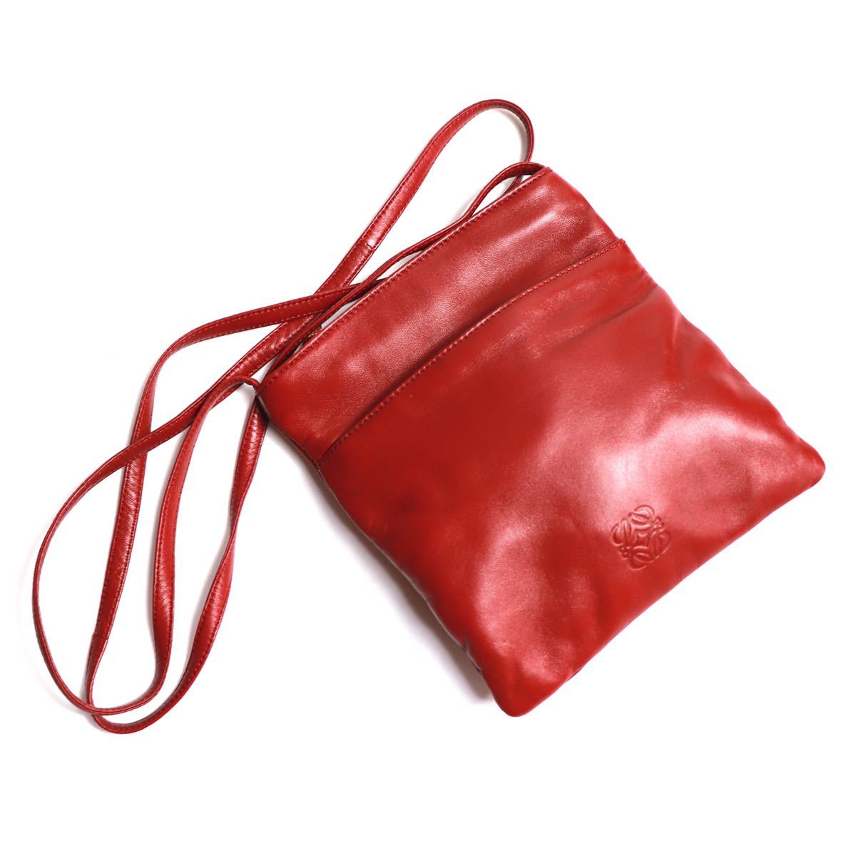 LOEWE レザーショルダーバッグ レッド 中古・古着通販】LOEWE (ロエベ) ショルダーバッグ レッド｜ブランド