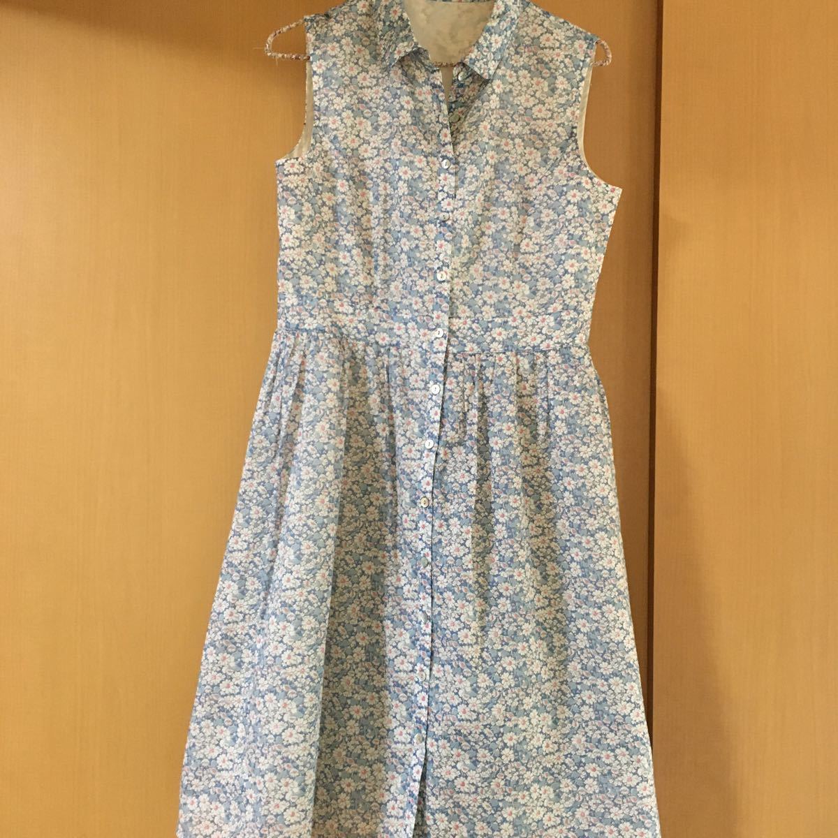 アース 花柄ワンピース ワンピース 売買されたオークション情報 Yahooの商品情報をアーカイブ公開 オークファン Aucfan Com