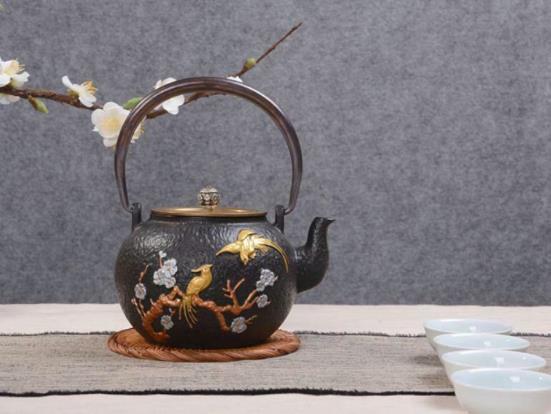 人気上昇中☆ 鋳鉄 急須 古風鉄瓶 やかん 提梁壺 茶壺 水壷 煮茶壷