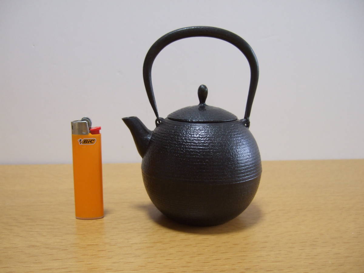 鈴木盛久 南部 釜師 日の丸形鉄瓶 糸目地虫喰提手摘 共箱 程度 南部