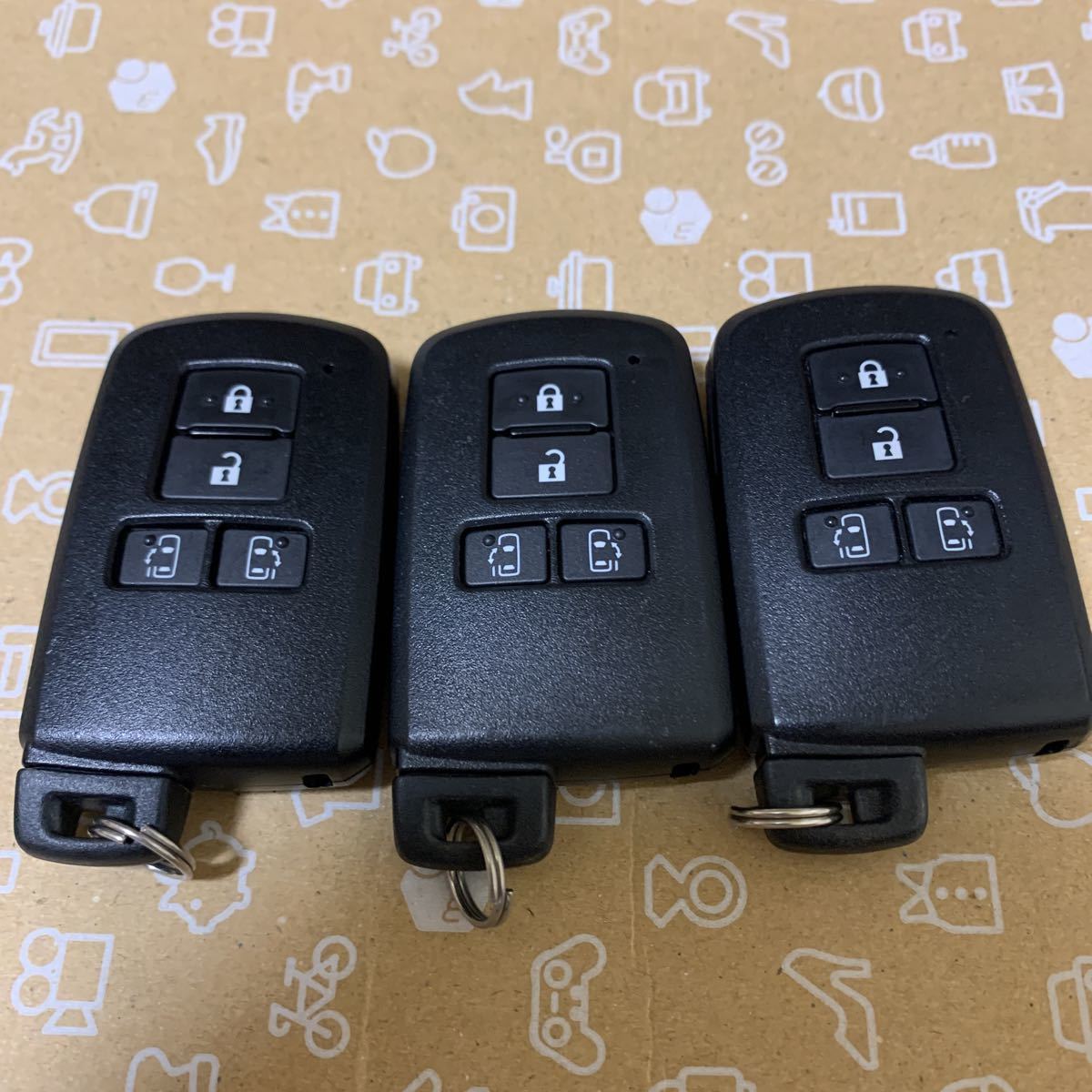 送料無料☆トヨタ ヴォクシー ノア エスクァイア 80系 シエンタ等
