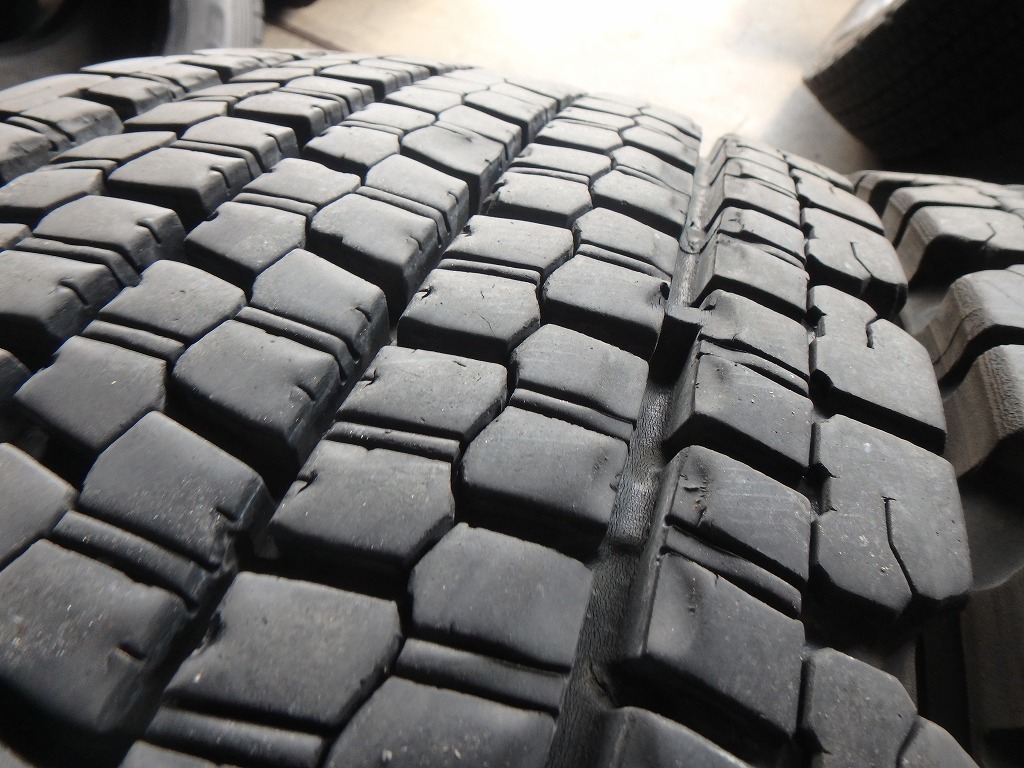 L237 送料無料【245/70R19.5 136/134】ブリヂストン W900 スタッドレス