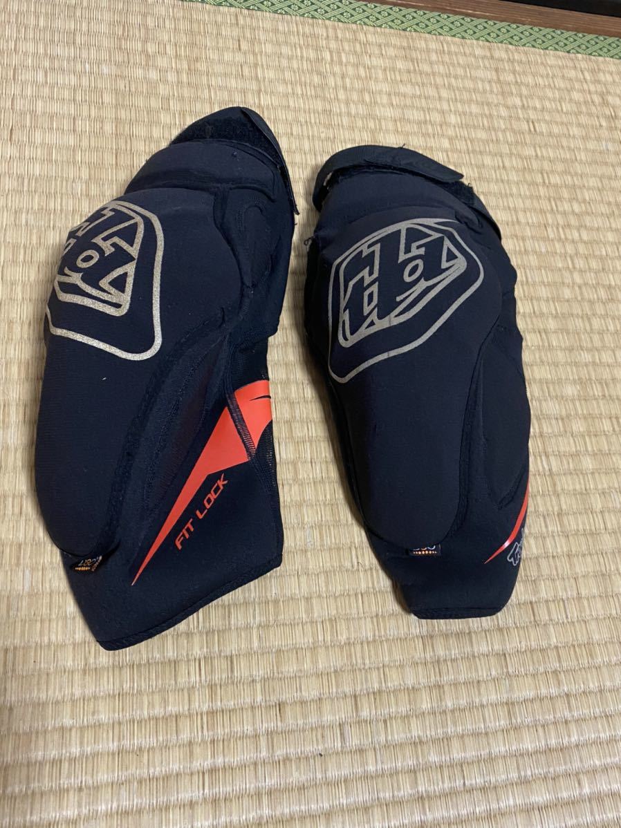 トロイリーデザインズ Troy Lee Designs Raidニーガード 中古 使用一回