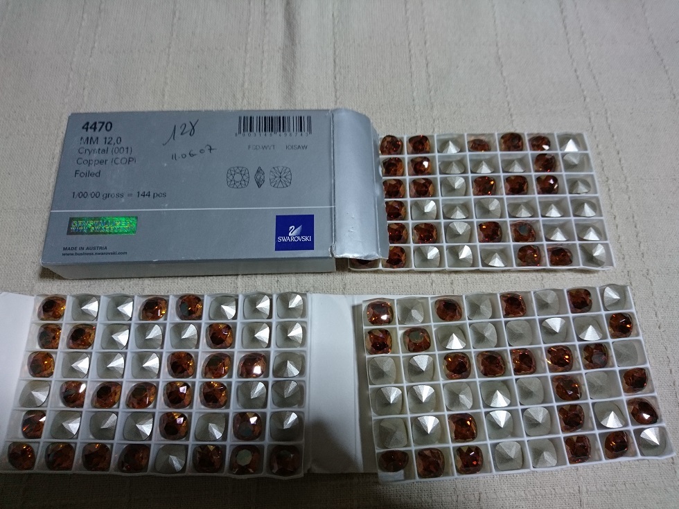 【新品，定番】 スワロフスキー ストーン #4470 12ｍｍ クリスタルカッパー 1箱(クリスタル)｜売買されたオークション情報、yahooの商品情報をアーカイブ公開 - オークファン クリスタル