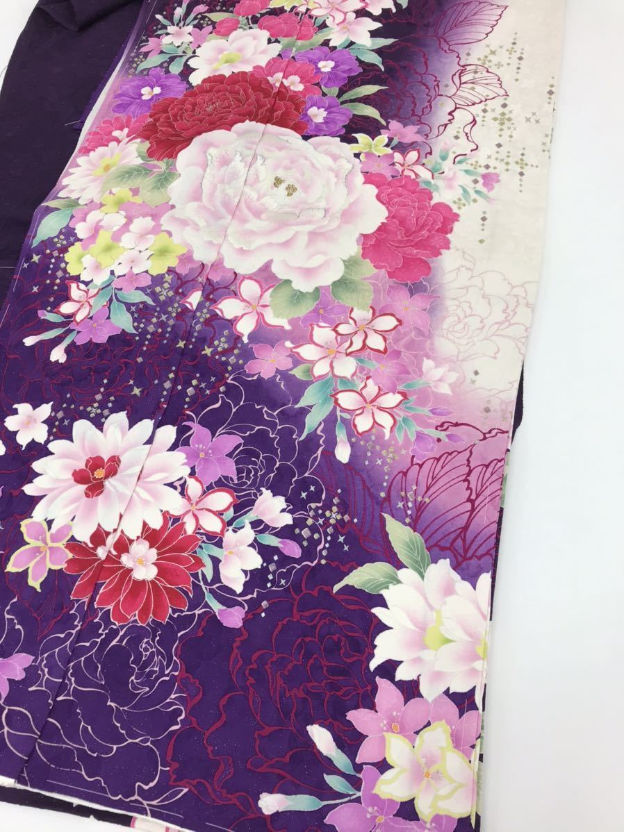 振袖 未仕立て品 仮絵羽 刺繍 銀彩加工 銀通し生地 モダン柄 振袖 未仕立て品 仮絵羽 刺繍 銀彩加工 銀通し生地 モダン柄