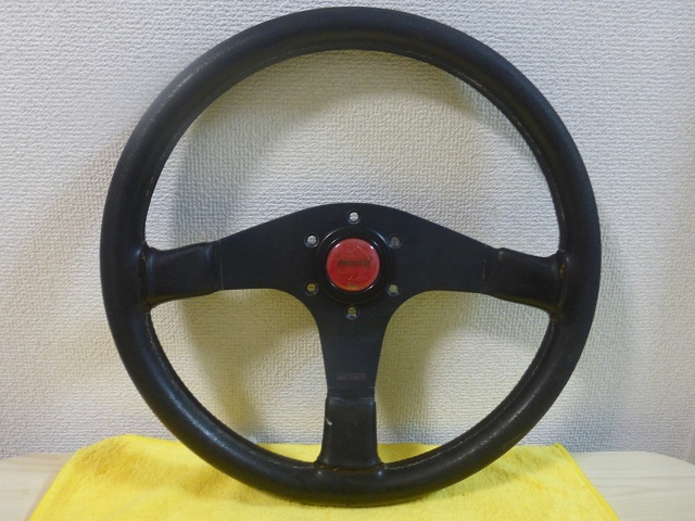 MOMO モモ ステアリング TYP D 35パイ MADE IN