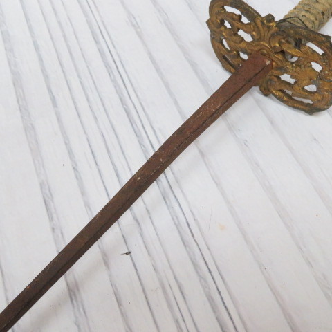 【期間限定価格】時代物 黒塗木刀 鉄地鍔　脇差　全長約76cm 古美術　現状 鍔 無銘 日本刀 模擬刀 日本刀装具 n) 〔模造刀〕 脇差 か