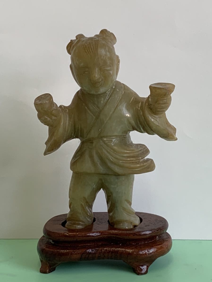 翡翠　玉　人形(本体高さ9.6cm 横約7cm)
