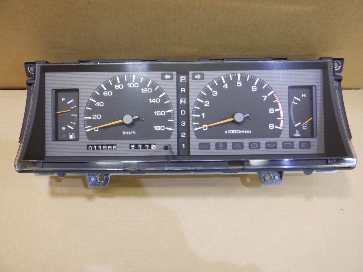 ☆(203060)平成2年 グロリア Y31 スピードメーター 24820-61V60 ※走行