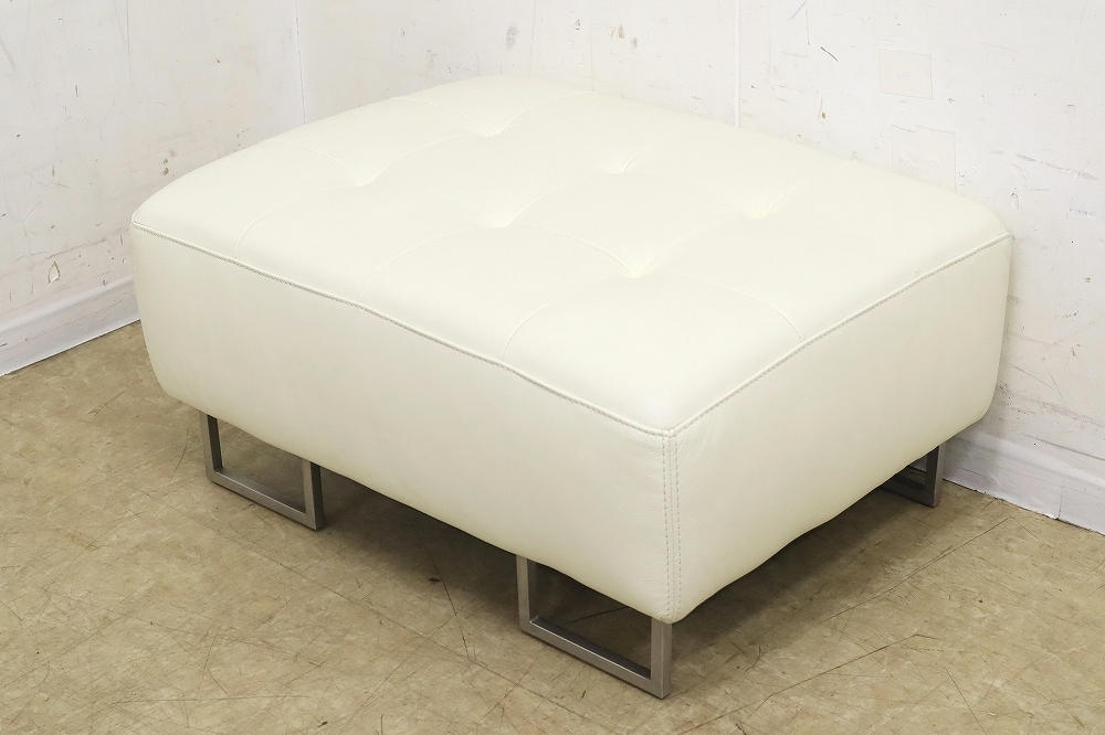 IDC大塚家具 本革オットマン アイボリーレザー レザースツール モダンデザイン 展示品！IDC大塚家具【L/Sコンフォート11】オットマン・本革レザー