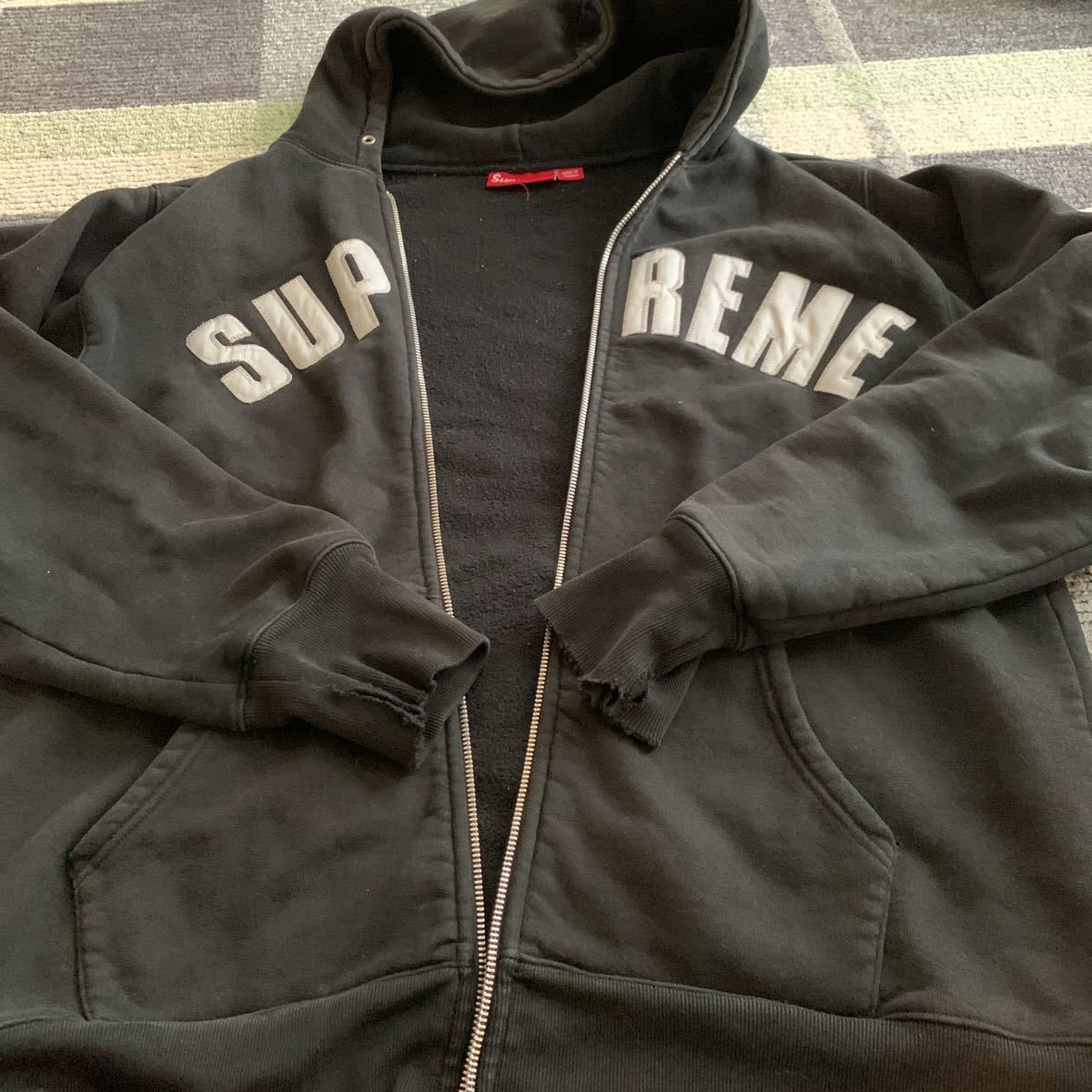 定番人気，大得価 supreme シュプリーム アーチロゴフルジップパーカー 黒 L(パーカ)｜売買されたオークション情報、yahooの商品情報をアーカイブ公開 - オークファン 男性用