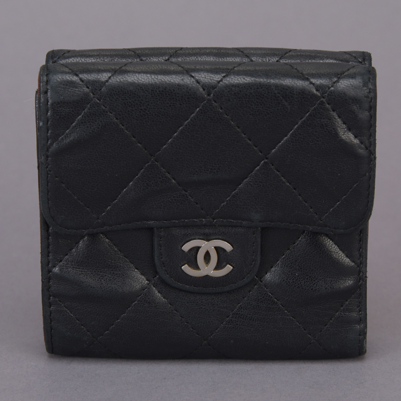 CHANEL シャネル Wホック 二つ折り財布 マトラッセ ココマーク 